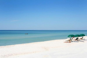 Flop30 Laguna Beach on PCB Sleeps 6